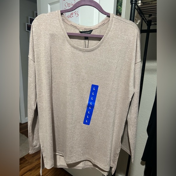 Banana Republic Sweaters - NWT Banana Republic Women’s Sweater
